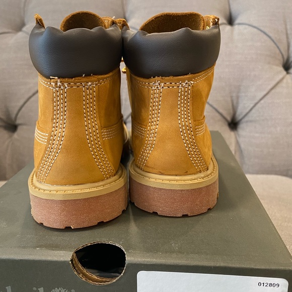 NIB- Timberland Premium 6 in. Waterproof Boot SZ 11 - Toddler - Picture 3 of 6
